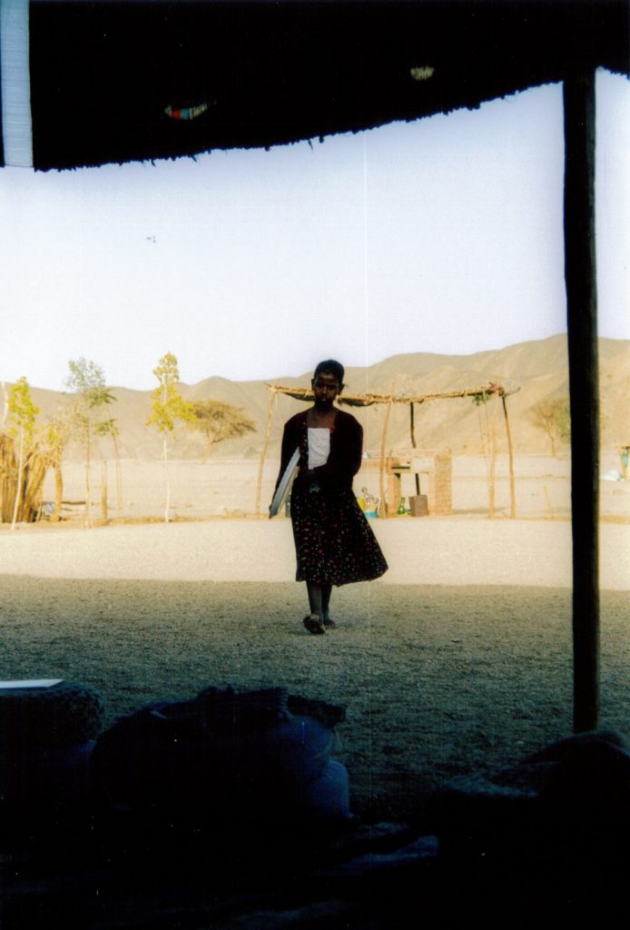 deserto in Egitto, bambina beduina