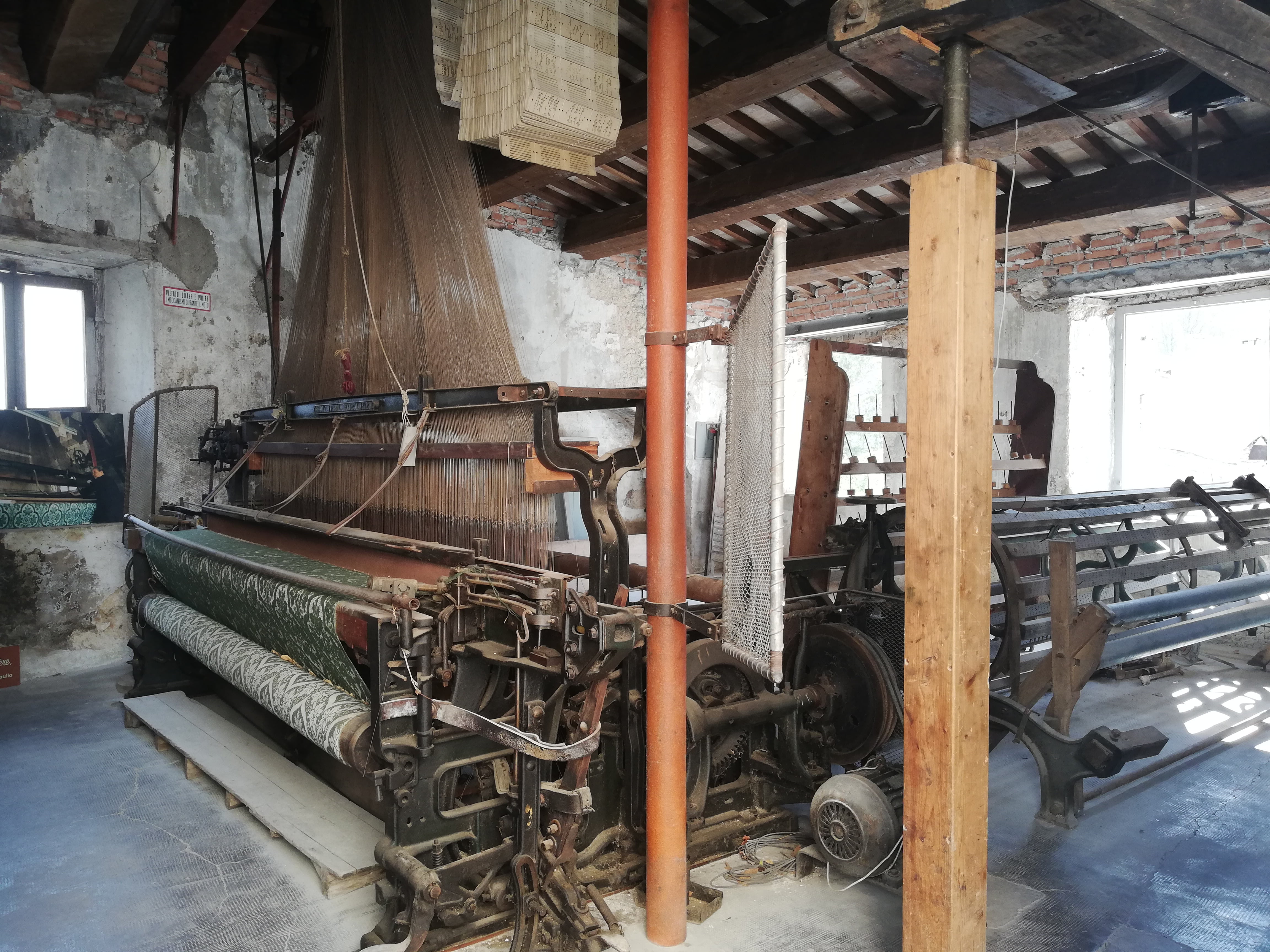 COSA VEDERE A RASIGLIA, TELAIO PER LA TESSITURA