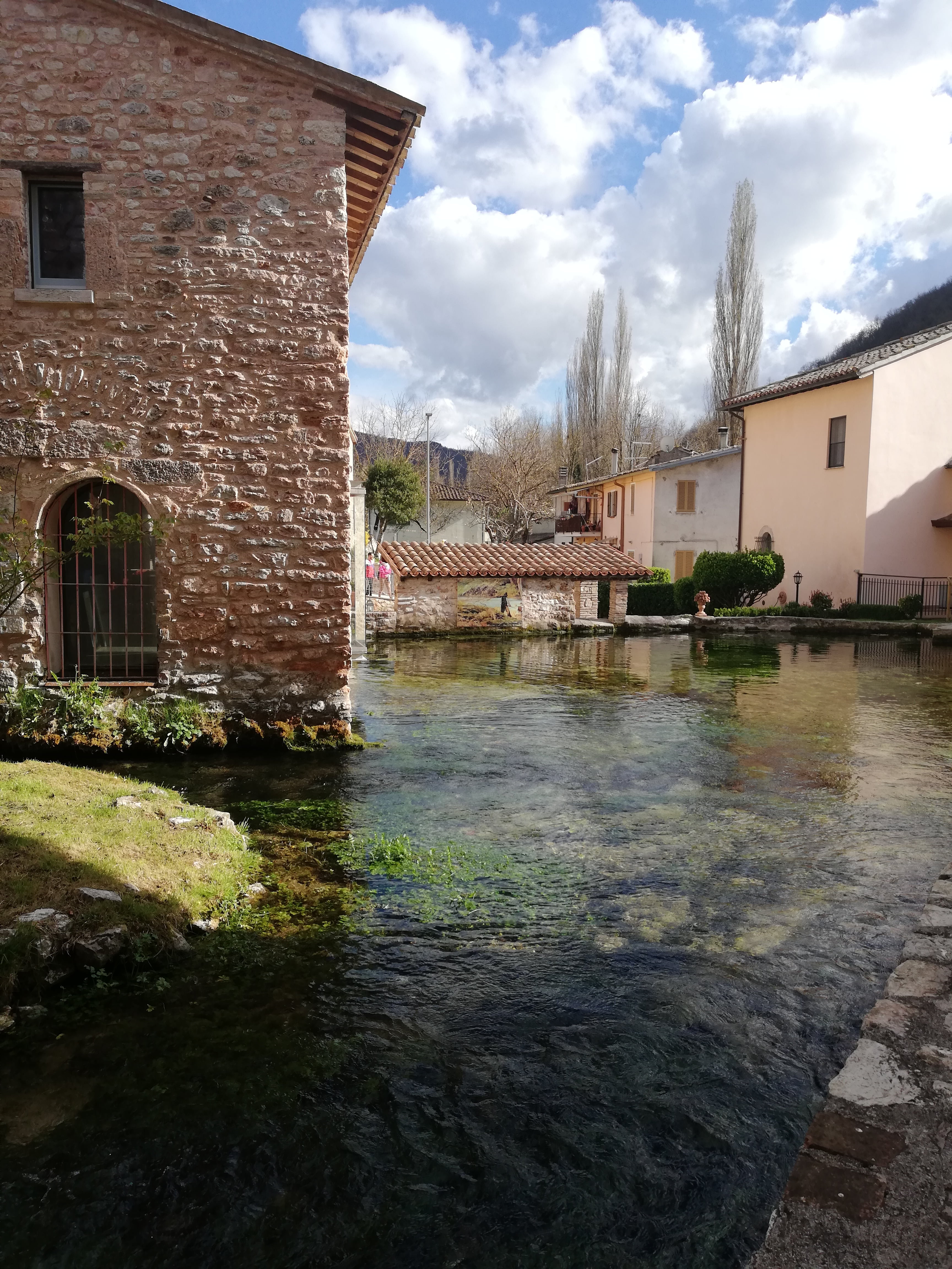 LE VASCHE D'ACQUA A RASIGLIA
