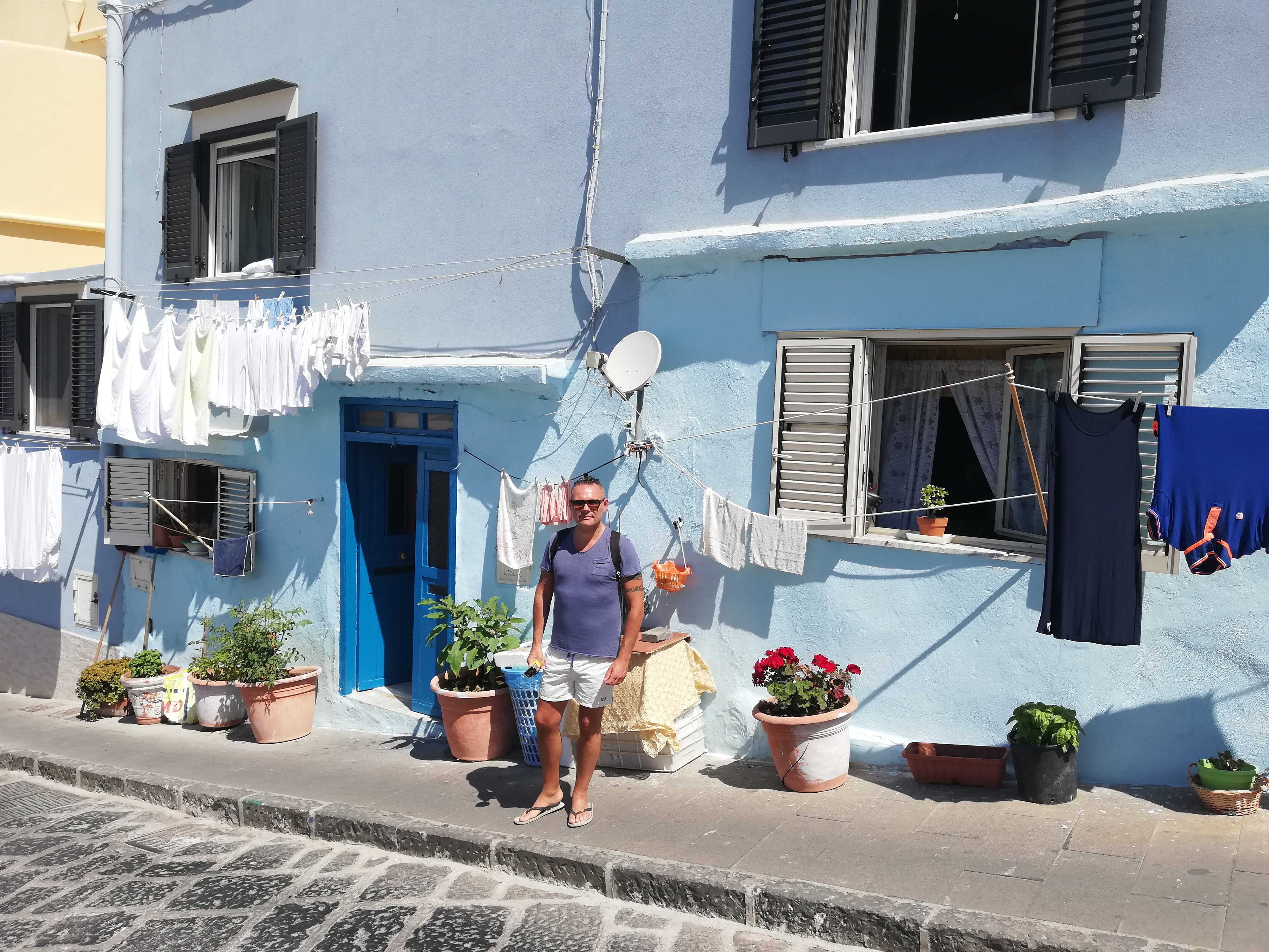 PROCIDA COSA VEDERE, CORRICELLA, CASE COLORATE DI AZZURRO
