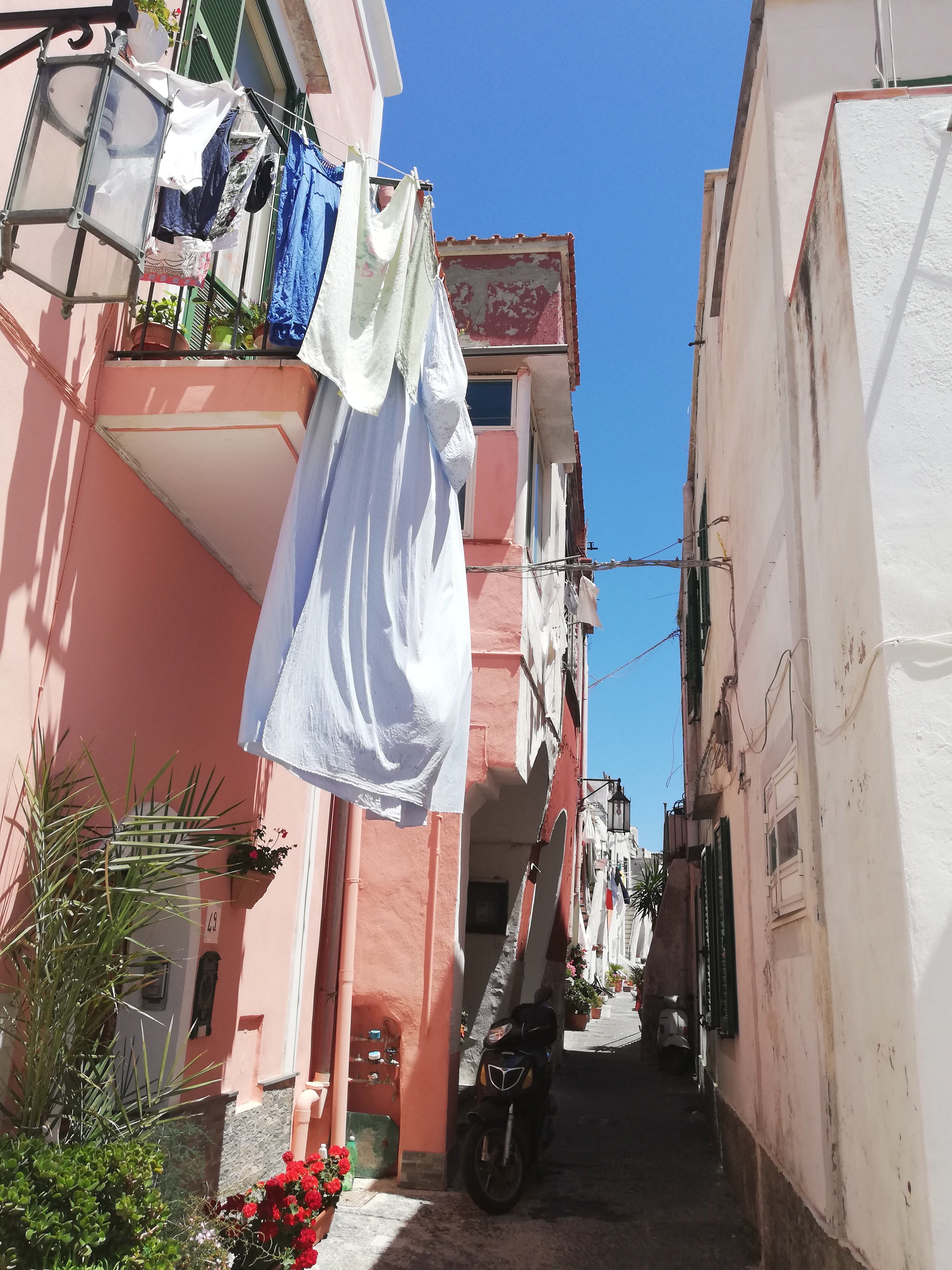 PROCIDA COSA VEDERE, VICOLI DI TERRA MURATA
